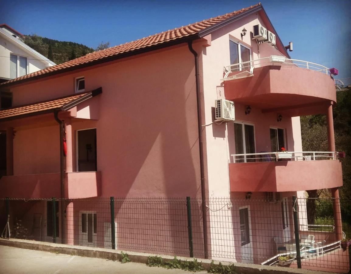 Apartments Kuc Tivat Exterior photo