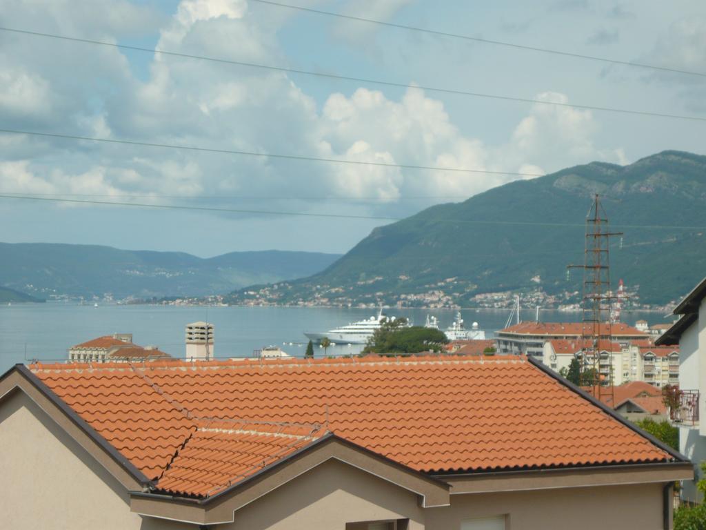 Apartments Kuc Tivat Exterior photo